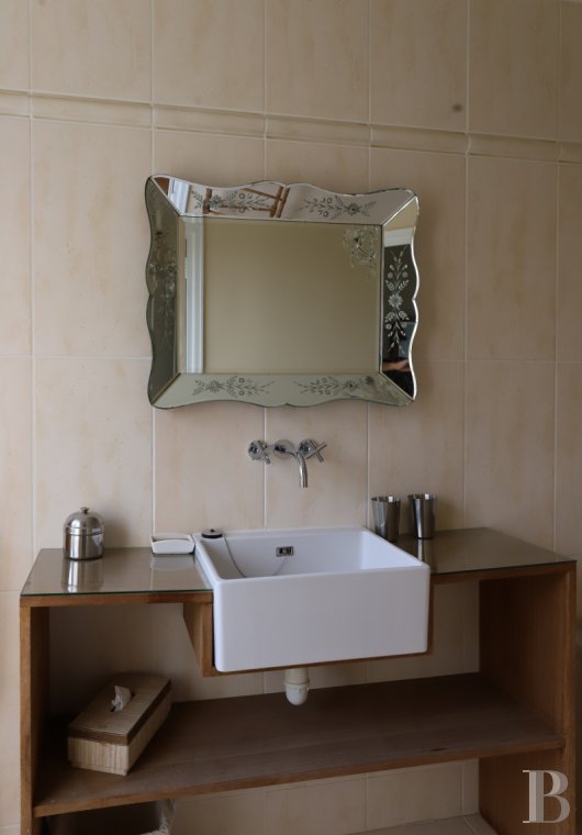 A chateau affiliated with Burgundy's greatest vineyards and permaculture to the south of Beaune - photo  n°33